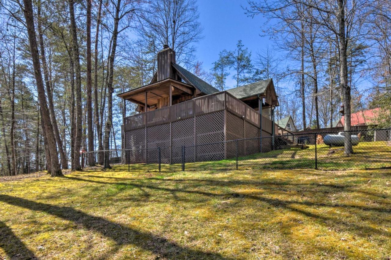 Helen Cabin With Deck And Hot Tub Less Than Half Mi To Main St Exterior photo