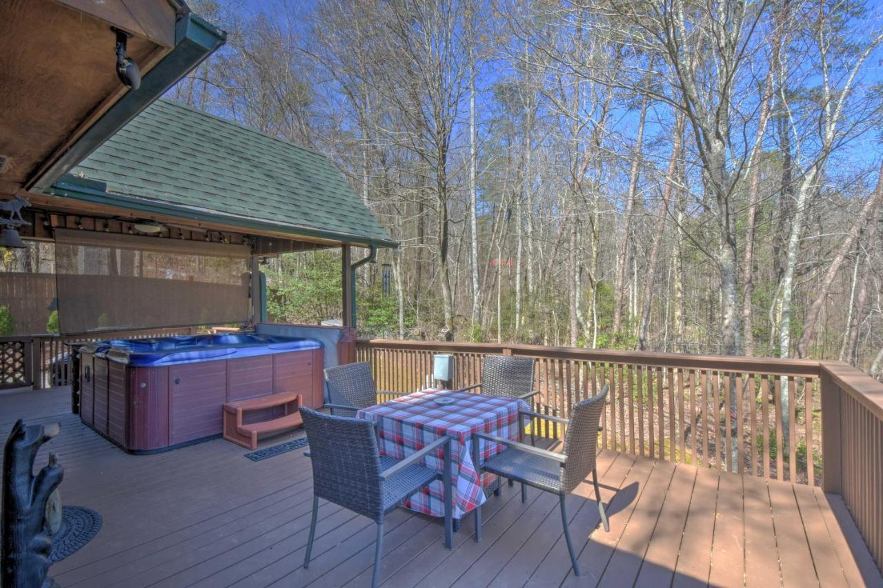 Helen Cabin With Deck And Hot Tub Less Than Half Mi To Main St Exterior photo