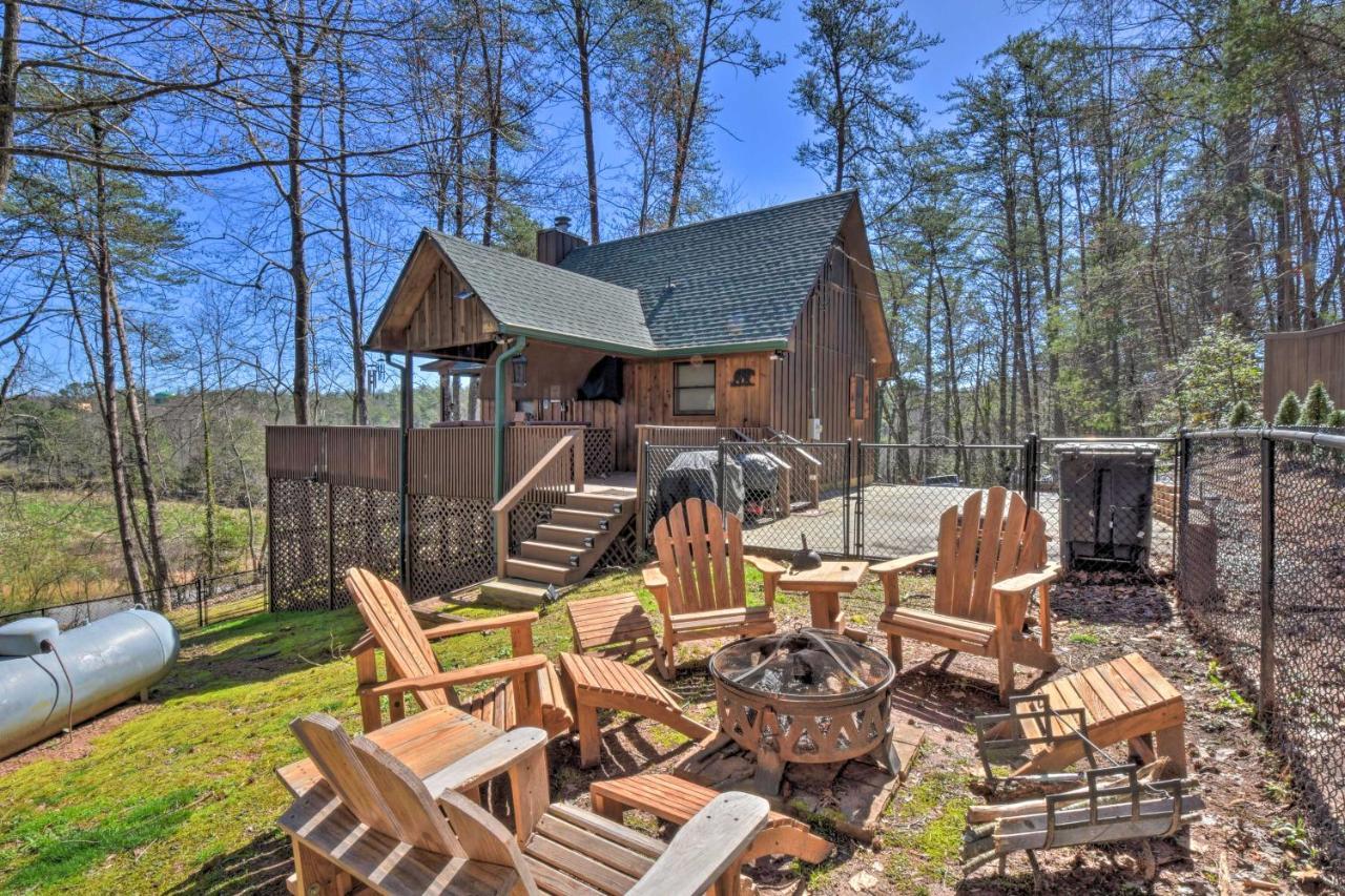 Helen Cabin With Deck And Hot Tub Less Than Half Mi To Main St Exterior photo