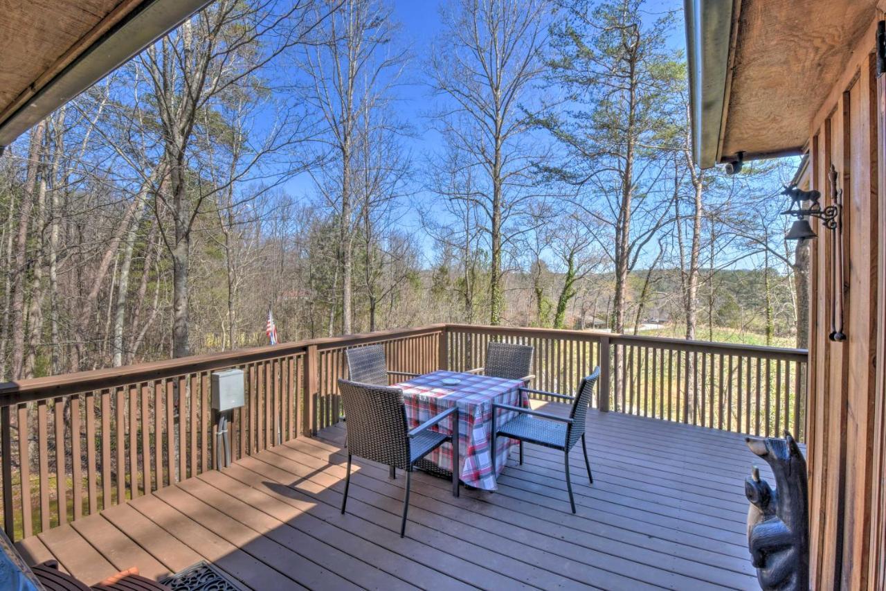 Helen Cabin With Deck And Hot Tub Less Than Half Mi To Main St Exterior photo